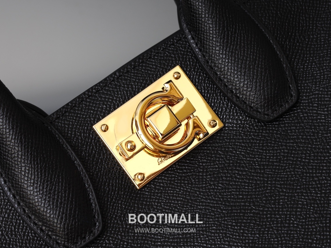 페라가모 스튜디오 카프스킨 간치니 토트 숄더백 Ferragamo Studio Calfskin Gancini Tote Shoulder Bag 211425 28cm 12