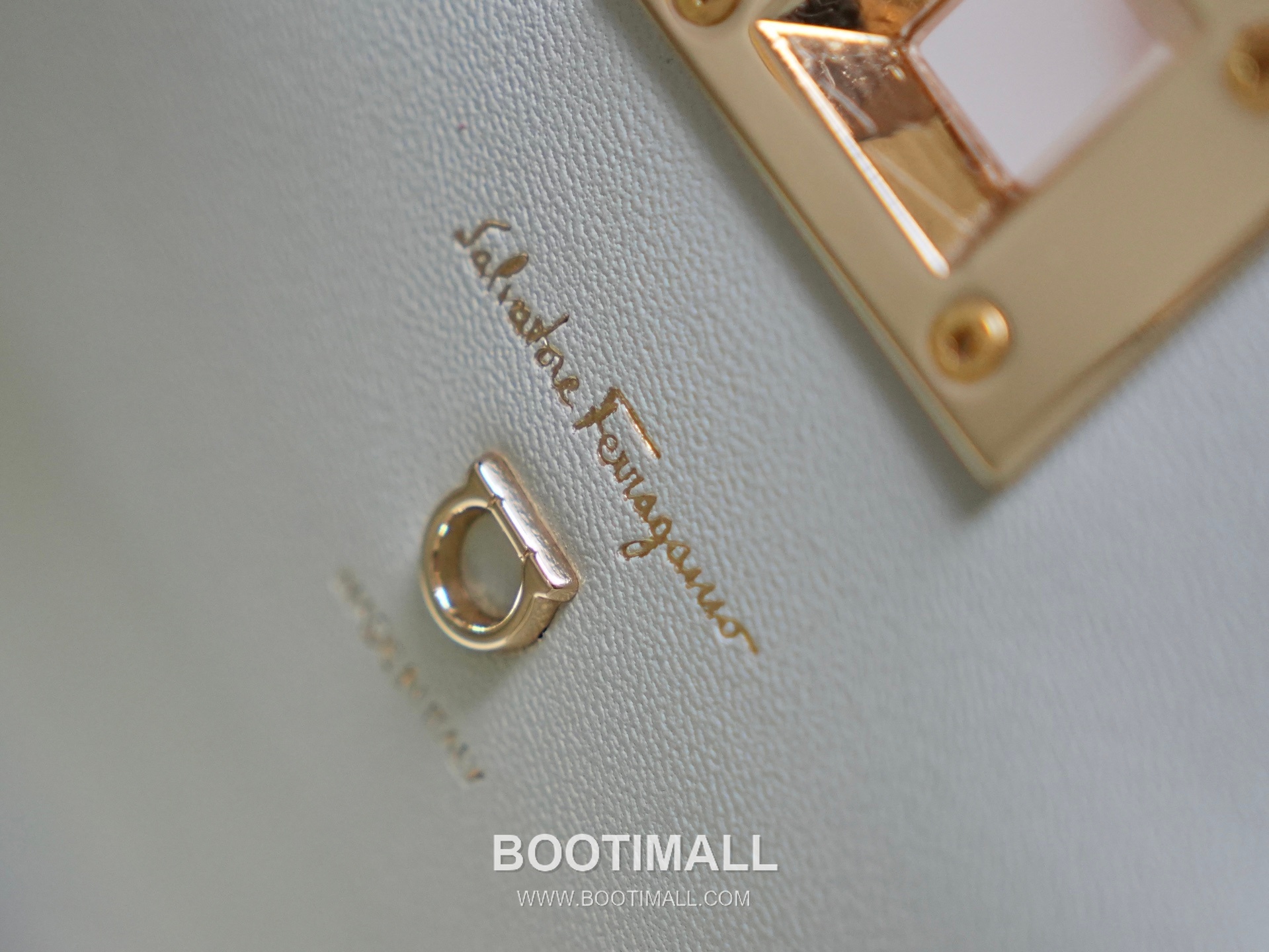 페라가모 스튜디오 카프스킨 간치니 미니 토트 숄더백 Ferragamo Studio Calfskin Gancini Mini Tote Shoulder Bag 211424 22cm 6