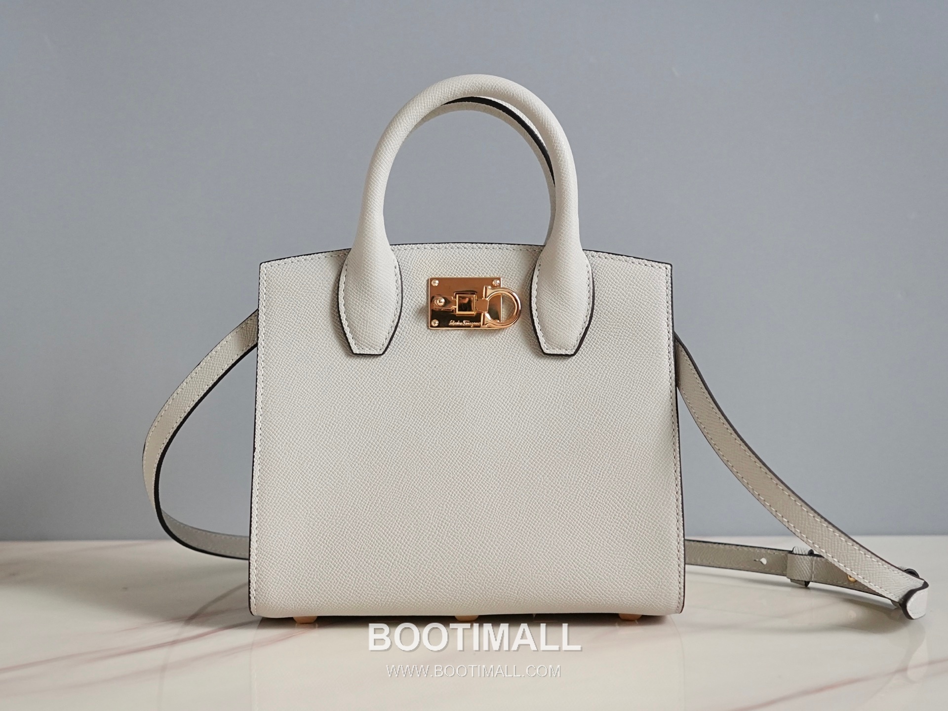 페라가모 스튜디오 카프스킨 간치니 미니 토트 숄더백 Ferragamo Studio Calfskin Gancini Mini Tote Shoulder Bag 211424 22cm 9