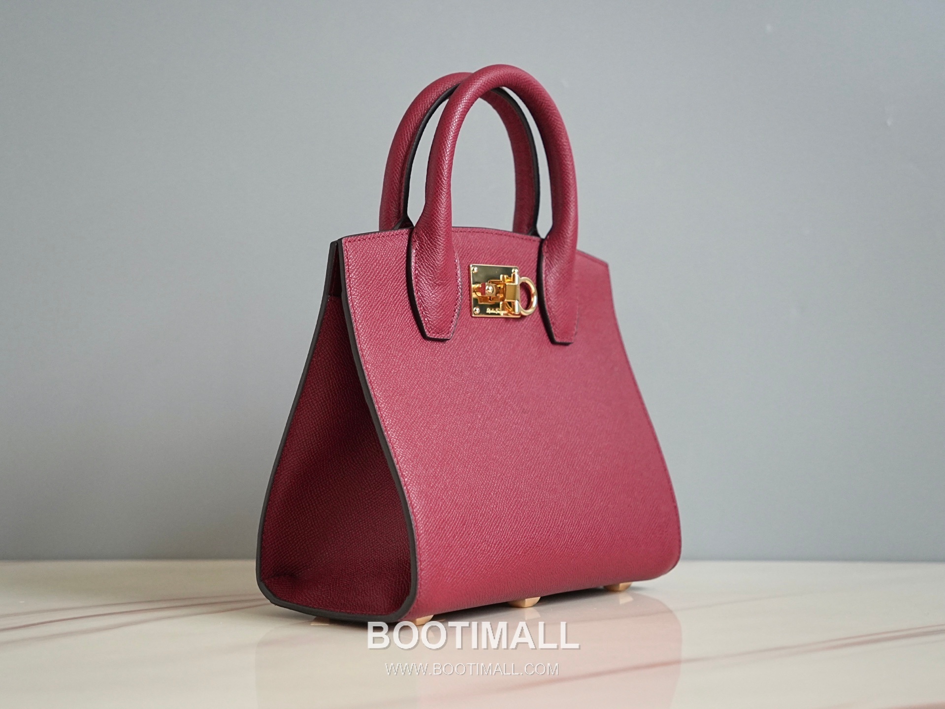 페라가모 스튜디오 카프스킨 간치니 미니 토트 숄더백 Ferragamo Studio Calfskin Gancini Mini Tote Shoulder Bag 211424 22cm 9