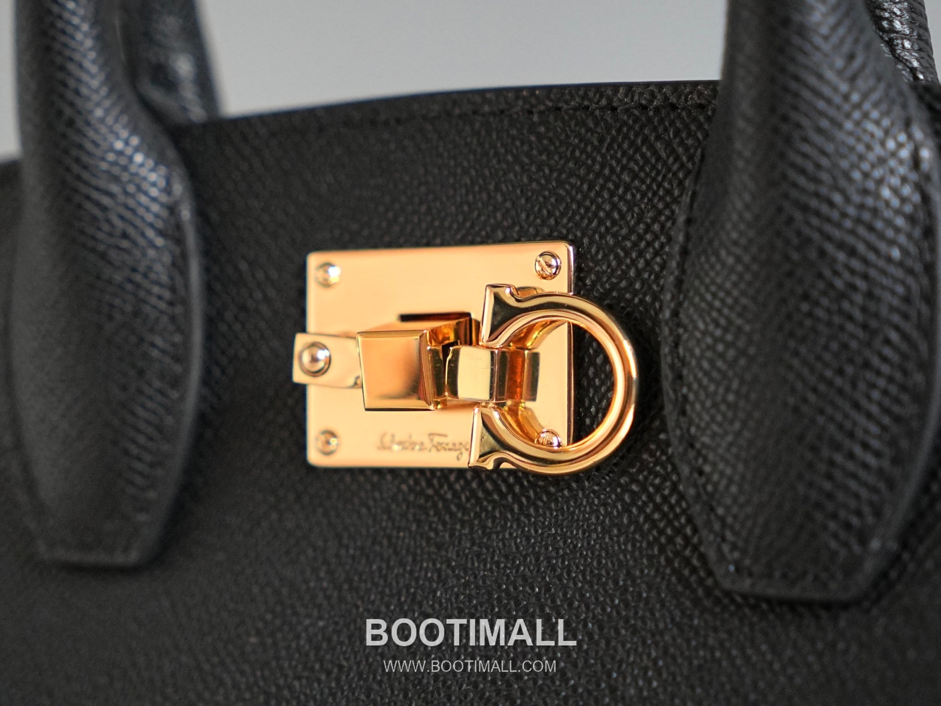 페라가모 스튜디오 카프스킨 간치니 미니 토트 숄더백 Ferragamo Studio Calfskin Gancini Mini Tote Shoulder Bag 211424 22cm 12