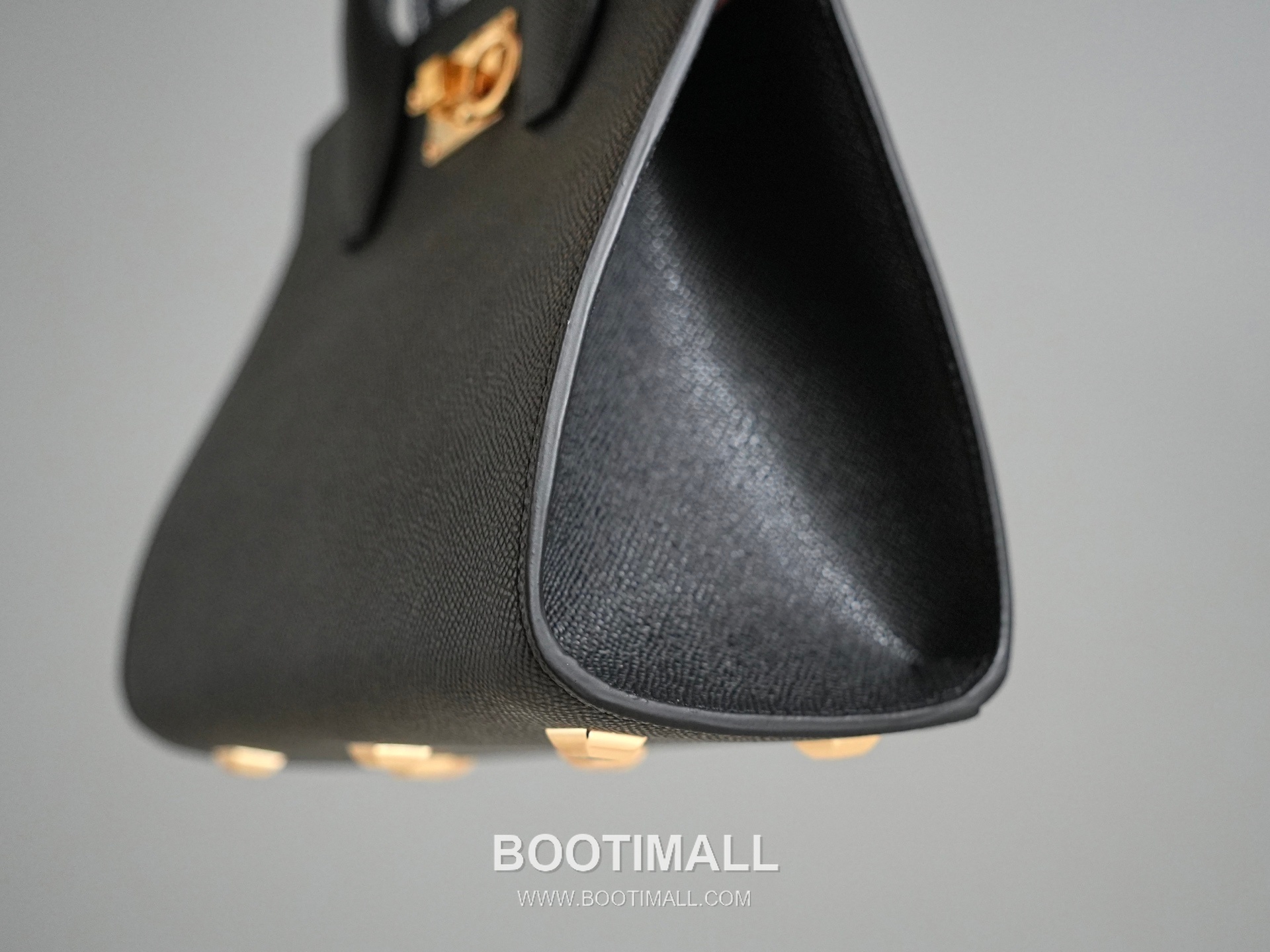 페라가모 스튜디오 카프스킨 간치니 미니 토트 숄더백 Ferragamo Studio Calfskin Gancini Mini Tote Shoulder Bag 211424 22cm 13