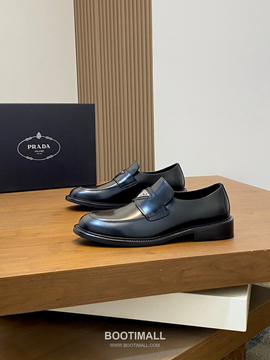 프라다 수입가죽 조각디테일 레이스업 블랙 더비슈즈 Prada Imported Leather Brogue Detail Black Derby Shoes 3