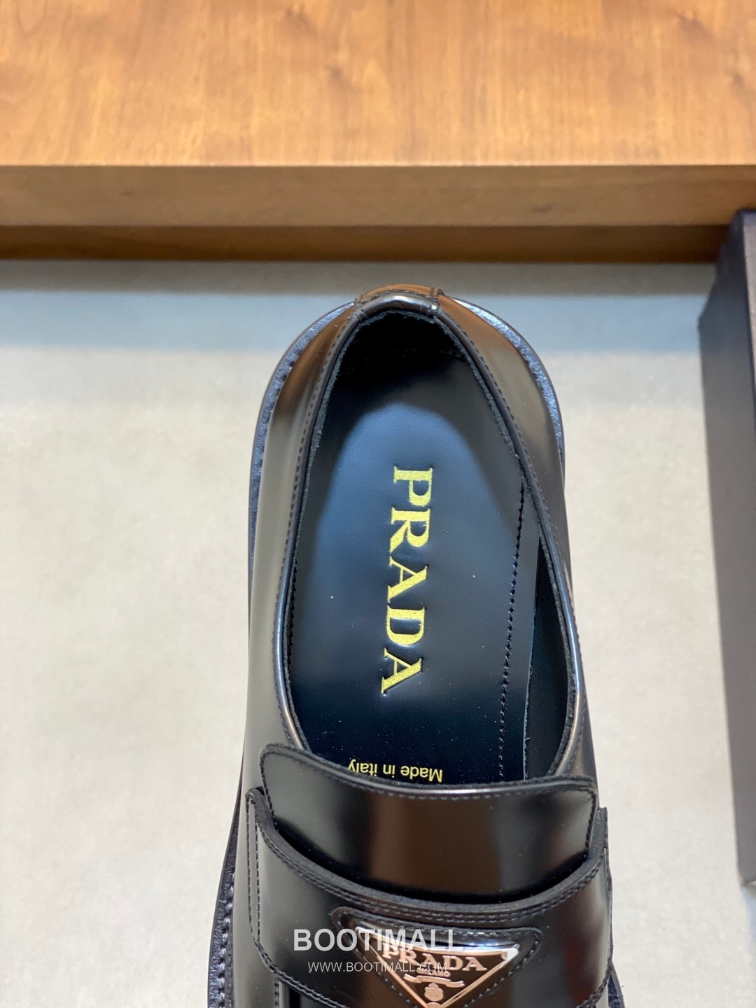 프라다 수입가죽 조각디테일 레이스업 블랙 더비슈즈 Prada Imported Leather Brogue Detail Black Derby Shoes 7