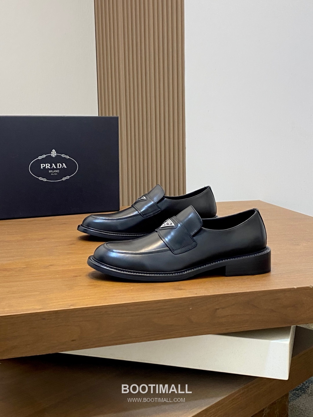 프라다 수입가죽 조각디테일 레이스업 블랙 더비슈즈 Prada Imported Leather Brogue Detail Black Derby Shoes 3