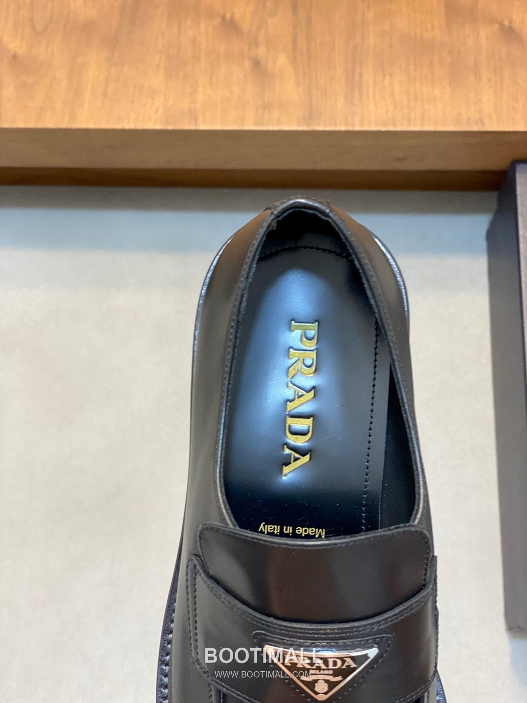 프라다 수입가죽 조각디테일 레이스업 블랙 더비슈즈 Prada Imported Leather Brogue Detail Black Derby Shoes 7