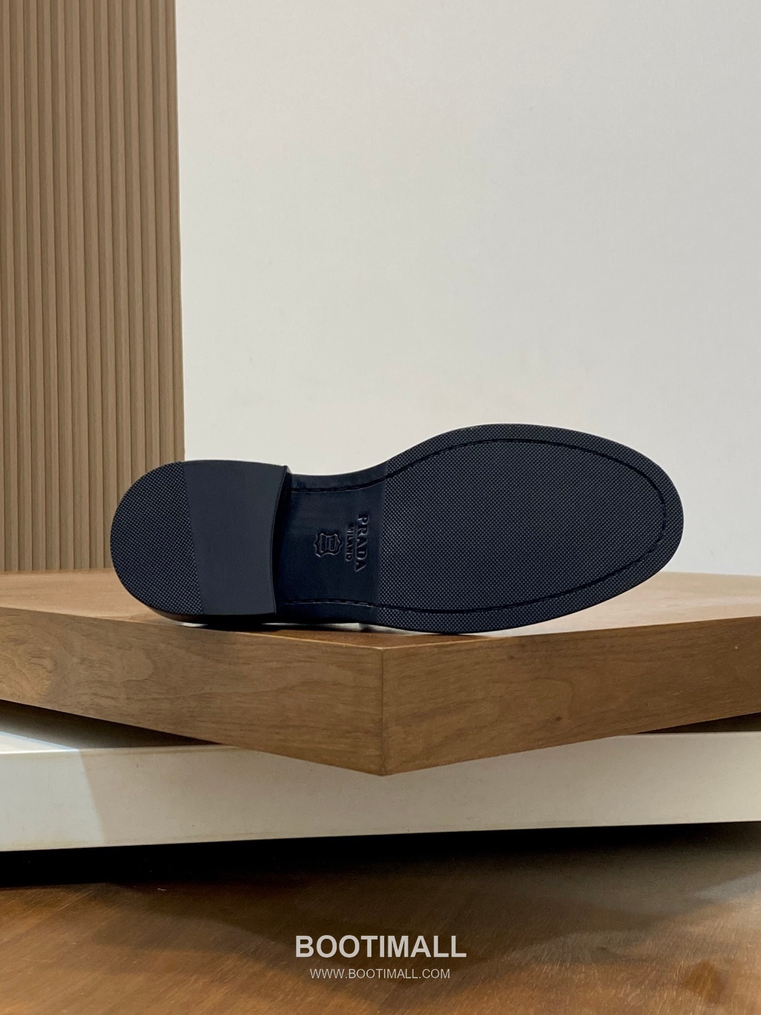 프라다 수입가죽 조각디테일 레이스업 블랙 더비슈즈 Prada Imported Leather Brogue Detail Black Derby Shoes 9