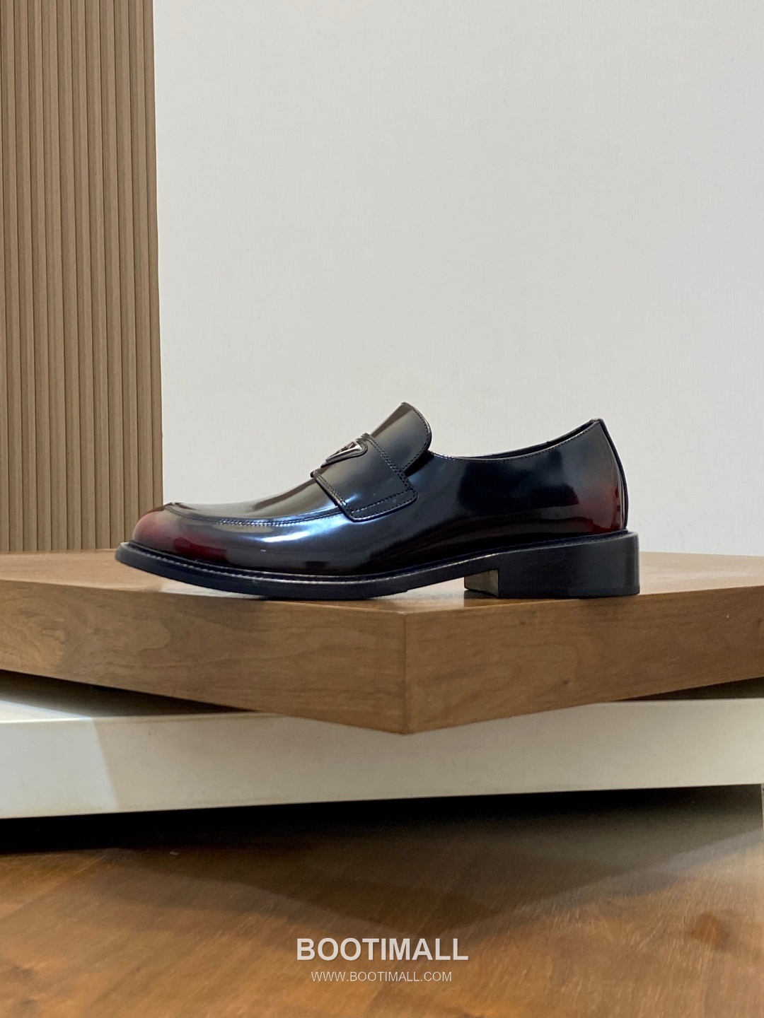 프라다 수입가죽 조각디테일 레이스업 블랙 더비슈즈 Prada Imported Leather Brogue Detail Black Derby Shoes 2