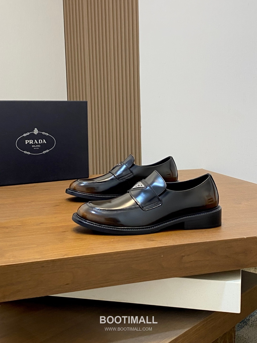 프라다 수입가죽 조각디테일 레이스업 블랙 더비슈즈 Prada Imported Leather Brogue Detail Black Derby Shoes 3