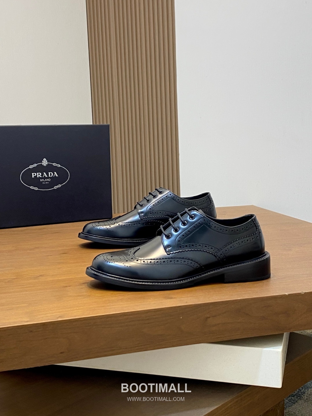 프라다 수입가죽 브로그디테일 레이스업 블랙 더비슈즈 Prada Imported Leather Brogue Detail Black Derby Shoes 3