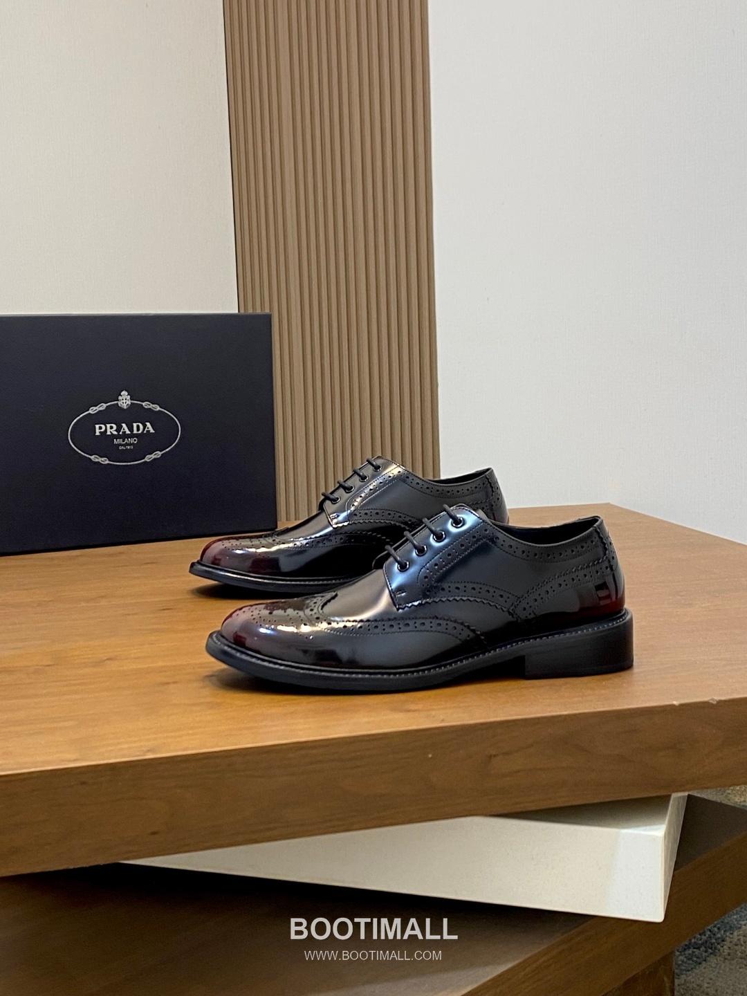 프라다 수입가죽 브로그디테일 레이스업 블랙 더비슈즈 Prada Imported Leather Brogue Detail Black Derby Shoes 3