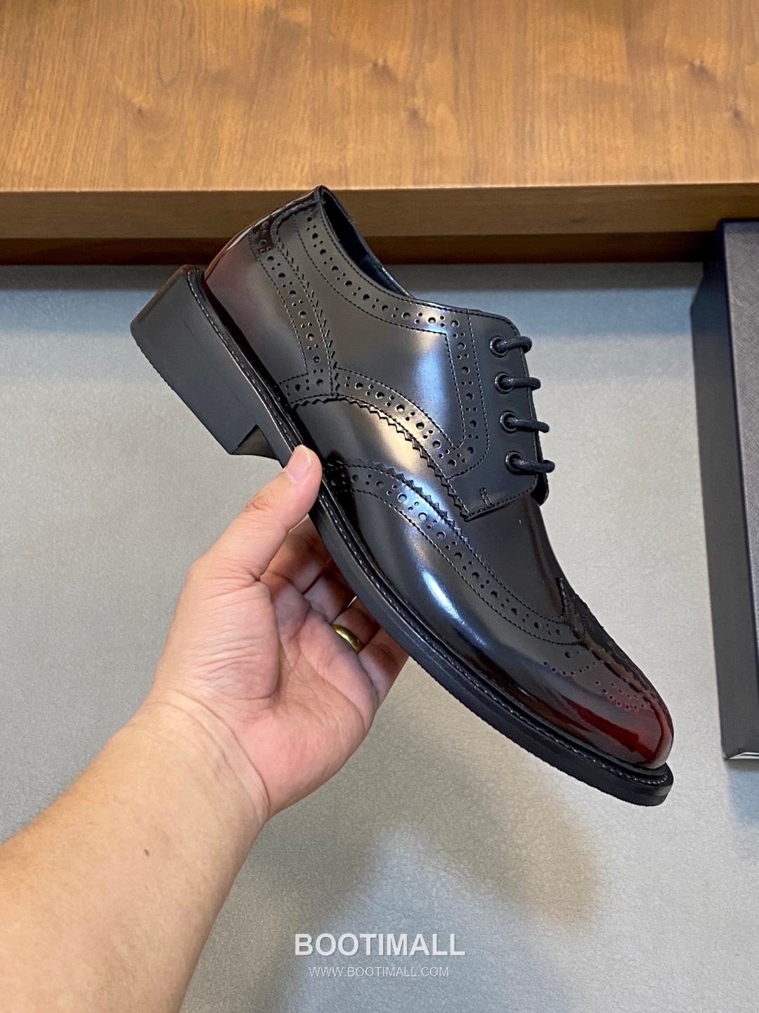 프라다 수입가죽 브로그디테일 레이스업 블랙 더비슈즈 Prada Imported Leather Brogue Detail Black Derby Shoes 4