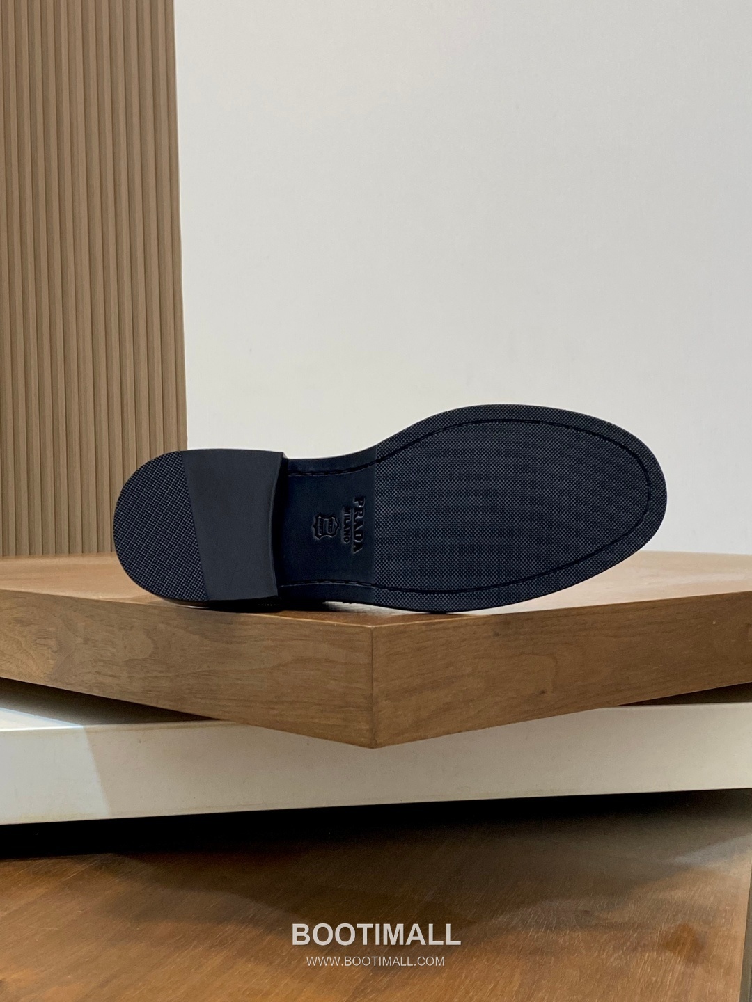 프라다 수입가죽 브로그디테일 레이스업 블랙 더비슈즈 Prada Imported Leather Brogue Detail Black Derby Shoes 9