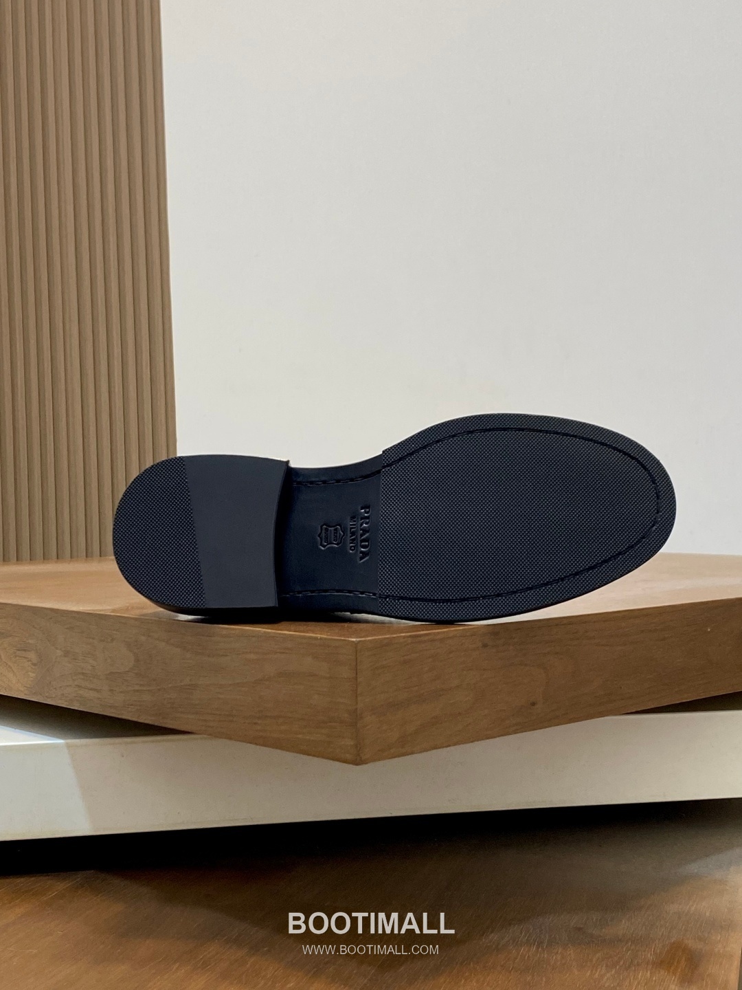 프라다 수입가죽 브로그디테일 레이스업 블랙 더비슈즈 Prada Imported Leather Brogue Detail Black Derby Shoes 9