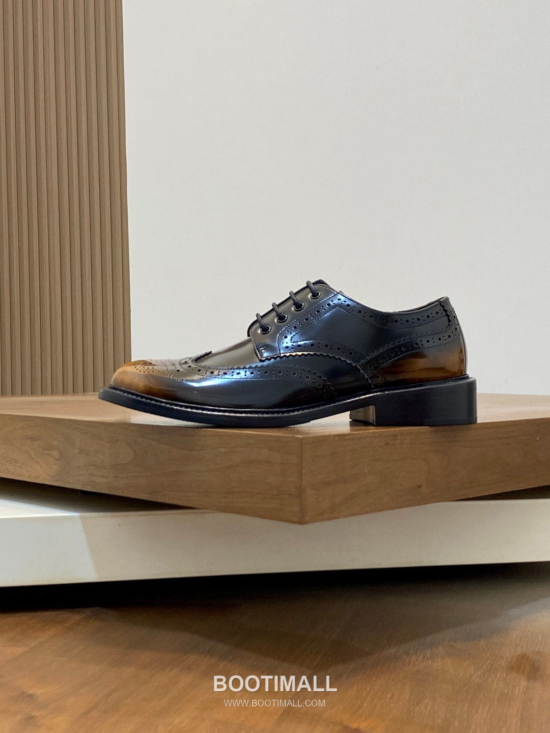 프라다 수입가죽 브로그디테일 레이스업 블랙 더비슈즈 Prada Imported Leather Brogue Detail Black Derby Shoes 2