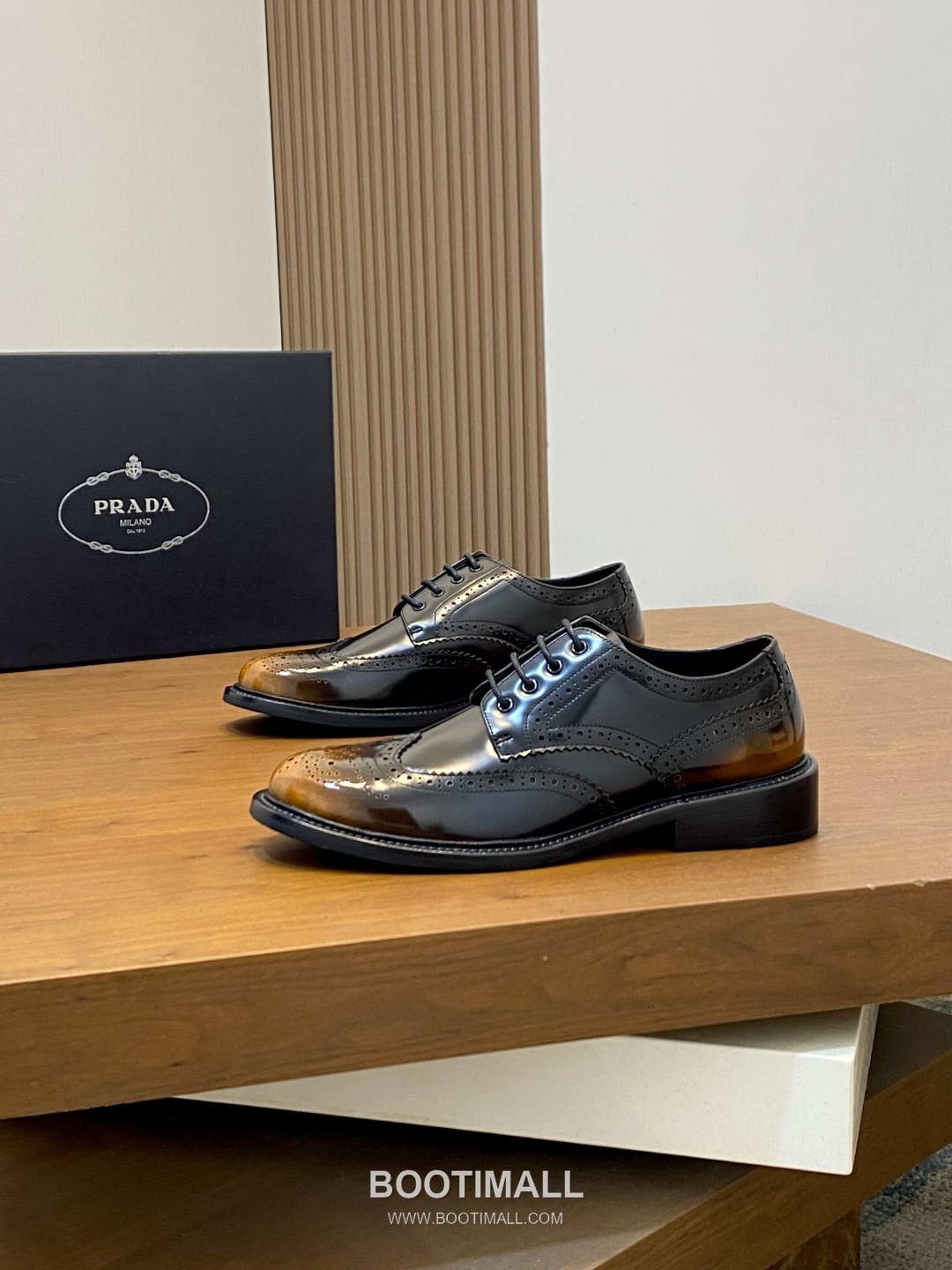 프라다 수입가죽 브로그디테일 레이스업 블랙 더비슈즈 Prada Imported Leather Brogue Detail Black Derby Shoes 3