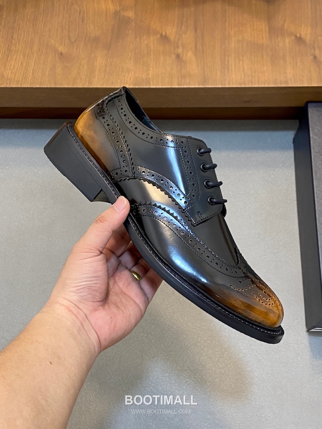 프라다 수입가죽 브로그디테일 레이스업 블랙 더비슈즈 Prada Imported Leather Brogue Detail Black Derby Shoes 4