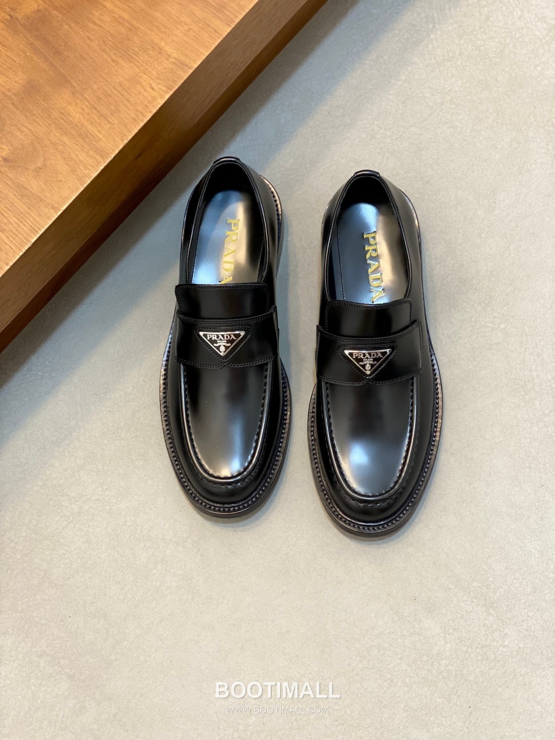 프라다 수입소가죽 브로그디테일 레이스업 블랙 더비슈즈 Prada Imported Calfskin Brogue Detail Lace-up Black Derby Shoes 1