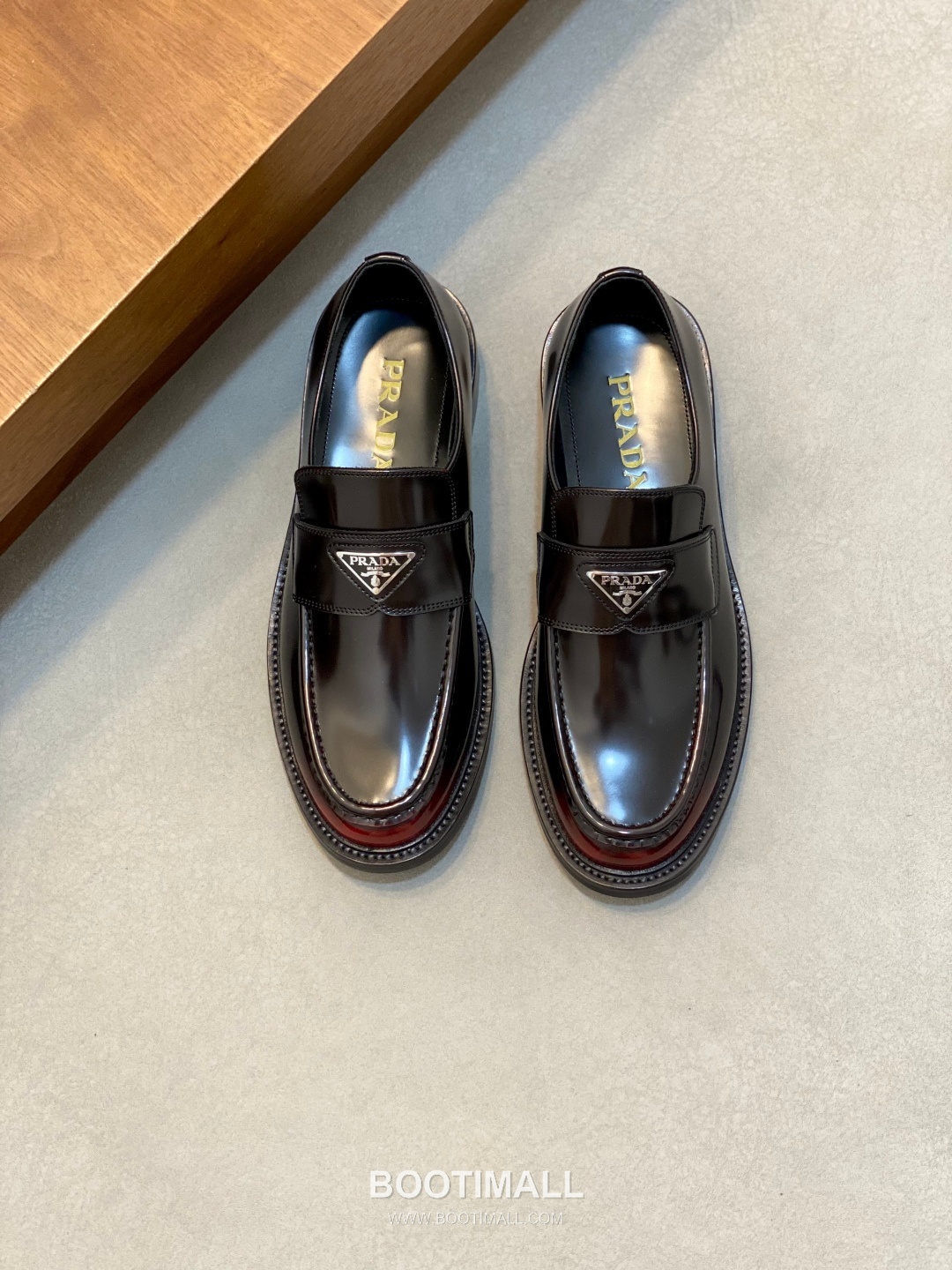 프라다 수입소가죽 브로그디테일 레이스업 블랙 더비슈즈 Prada Imported Calfskin Brogue Detail Lace-up Black Derby Shoes 1