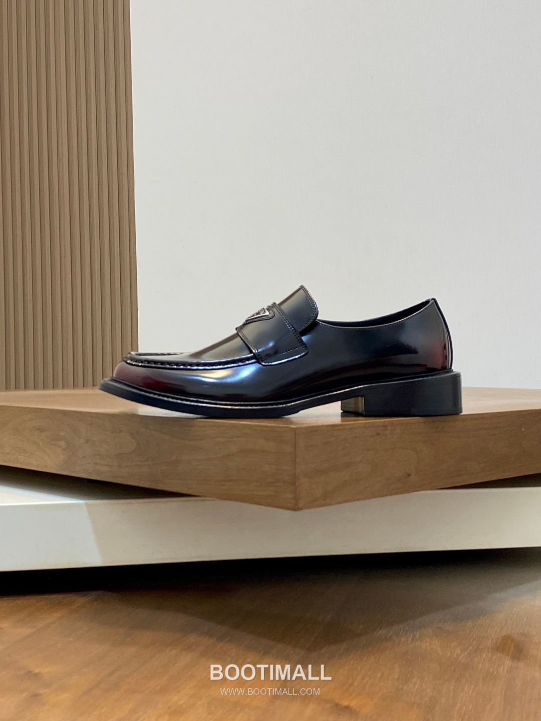 프라다 수입소가죽 브로그디테일 레이스업 블랙 더비슈즈 Prada Imported Calfskin Brogue Detail Lace-up Black Derby Shoes 2