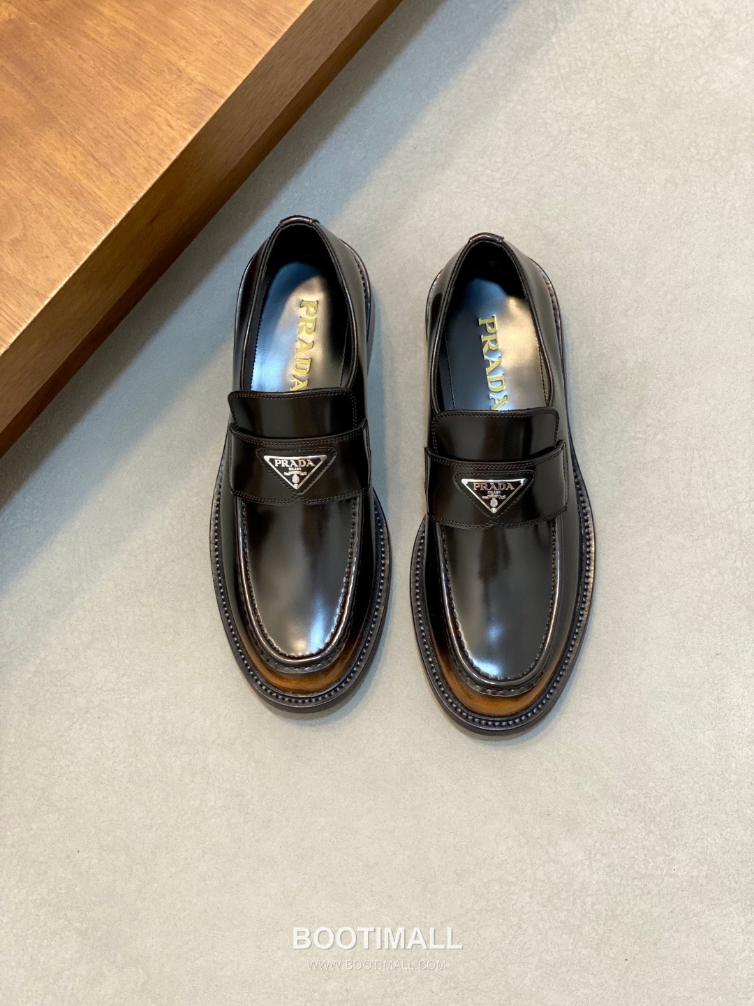 프라다 수입소가죽 브로그디테일 레이스업 블랙 더비슈즈 Prada Imported Calfskin Brogue Detail Lace-up Black Derby Shoes 1