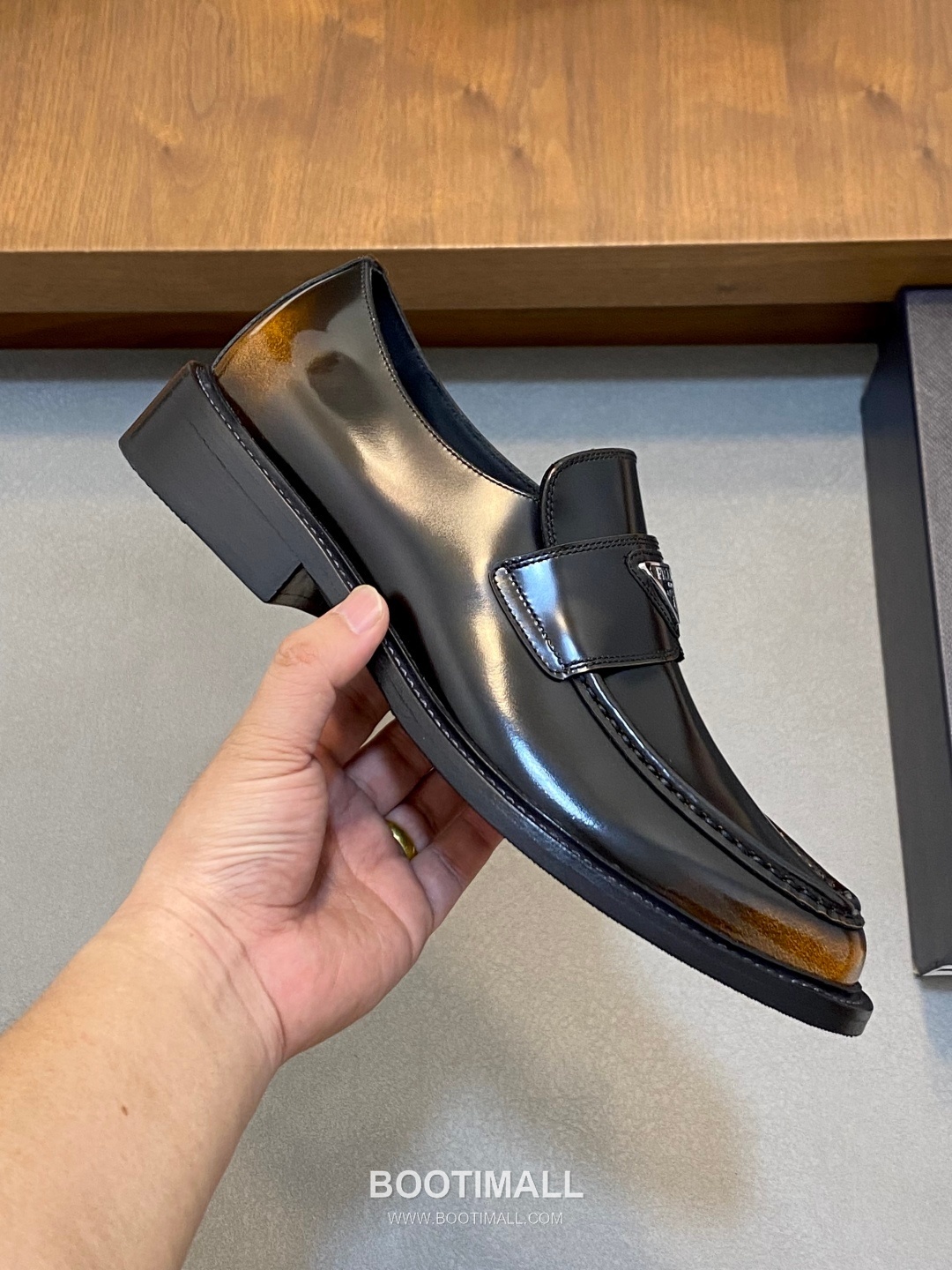 프라다 수입소가죽 브로그디테일 레이스업 블랙 더비슈즈 Prada Imported Calfskin Brogue Detail Lace-up Black Derby Shoes 4