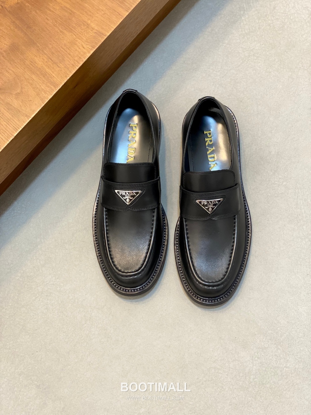 프라다 수입소가죽 브로그디테일 레이스업 블랙 더비슈즈 Prada Imported Calfskin Brogue Detail Lace-up Black Derby Shoes 1