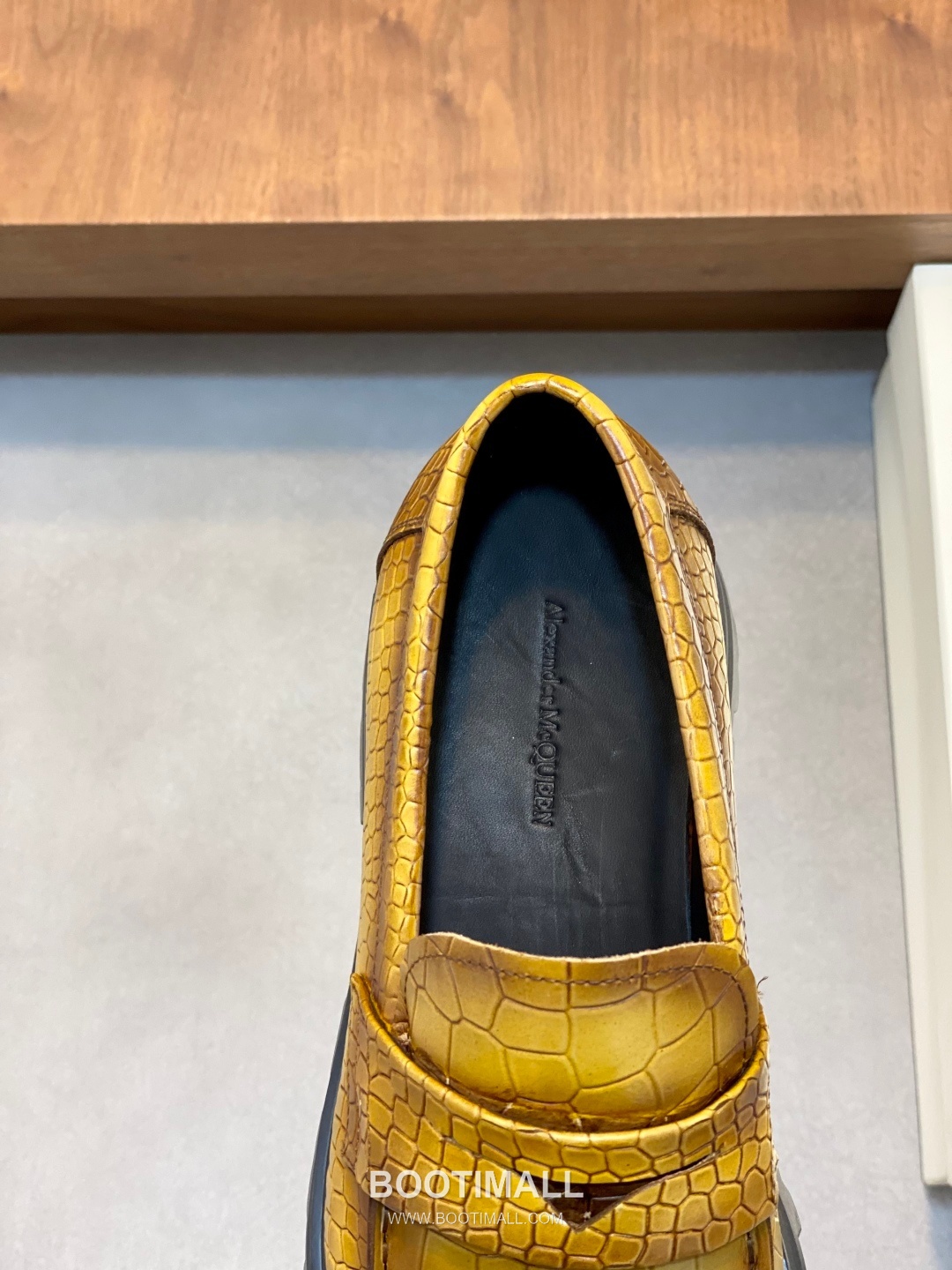 메종마르지엘라 송아지가죽 스테이플디테일 블랙 로퍼 Maison Margiela Calfskin Staple Detail Black Loafers 7