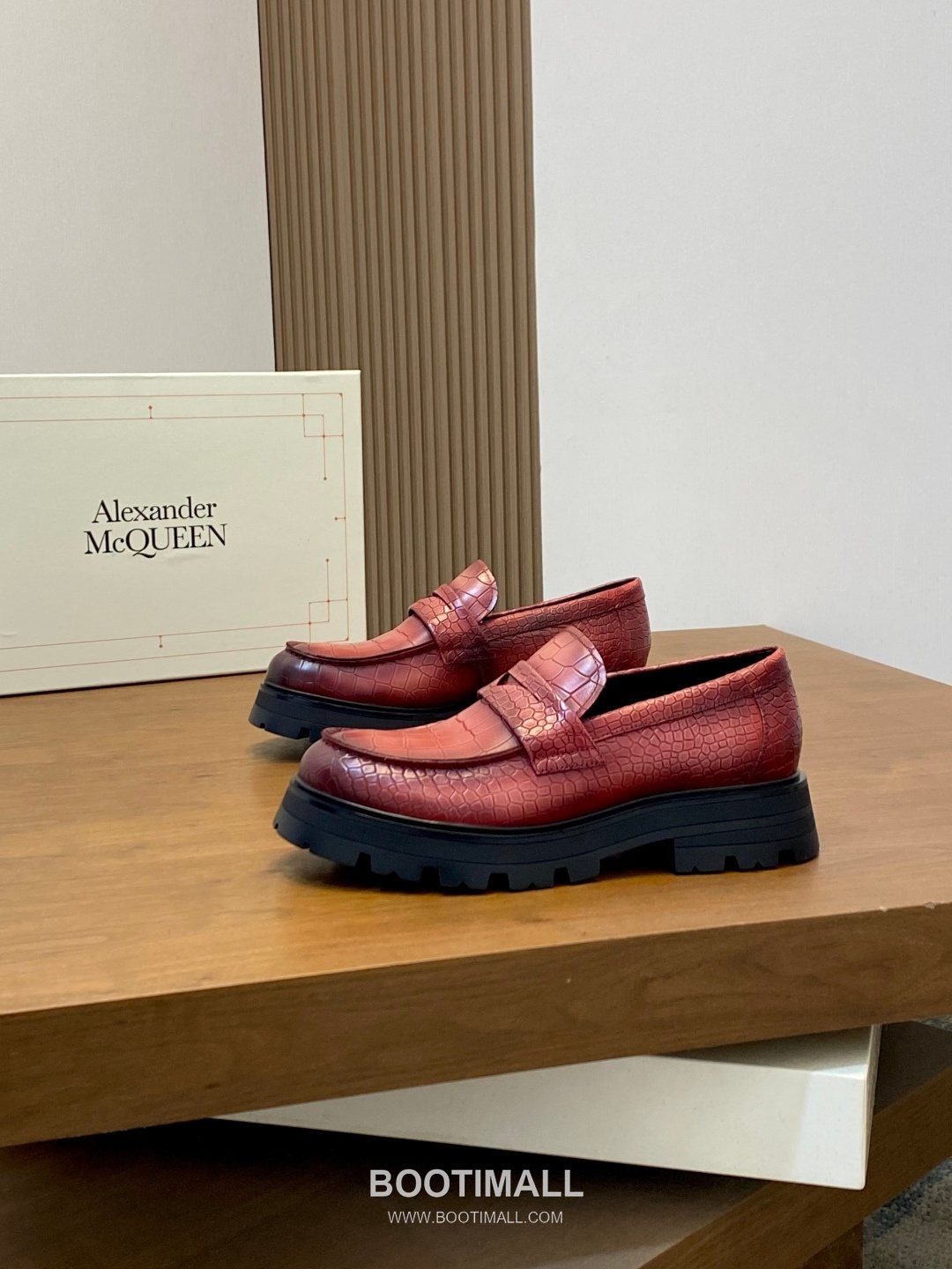 메종마르지엘라 송아지가죽 스테이플디테일 블랙 로퍼 Maison Margiela Calfskin Staple Detail Black Loafers 3