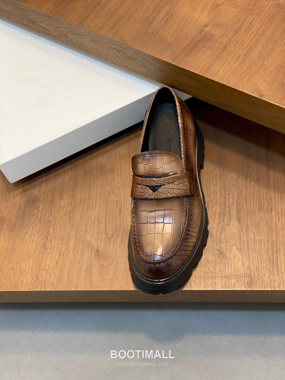 메종마르지엘라 송아지가죽 스테이플디테일 블랙 로퍼 Maison Margiela Calfskin Staple Detail Black Loafers 6