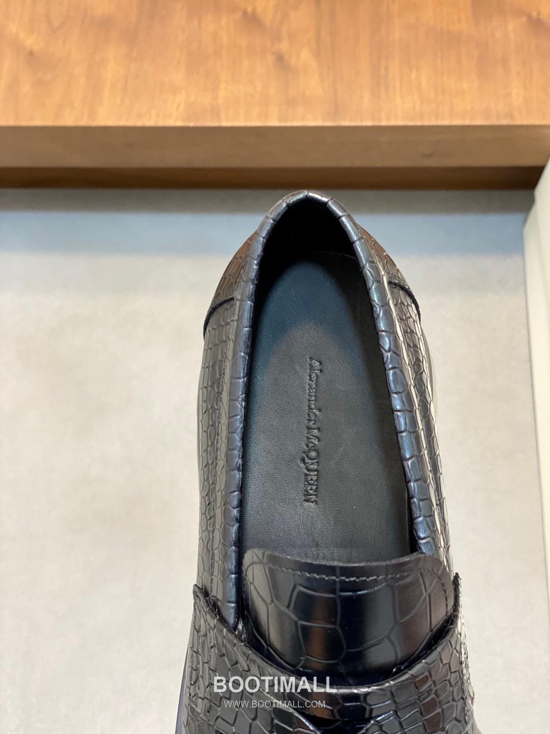 메종마르지엘라 송아지가죽 스테이플디테일 블랙 로퍼 Maison Margiela Calfskin Staple Detail Black Loafers 7