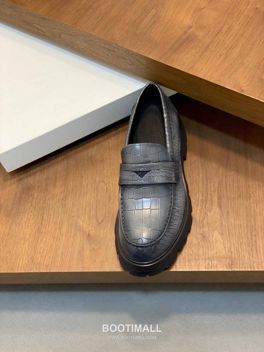 메종마르지엘라 송아지가죽 스테이플디테일 블랙 로퍼 Maison Margiela Calfskin Staple Detail Black Loafers 6