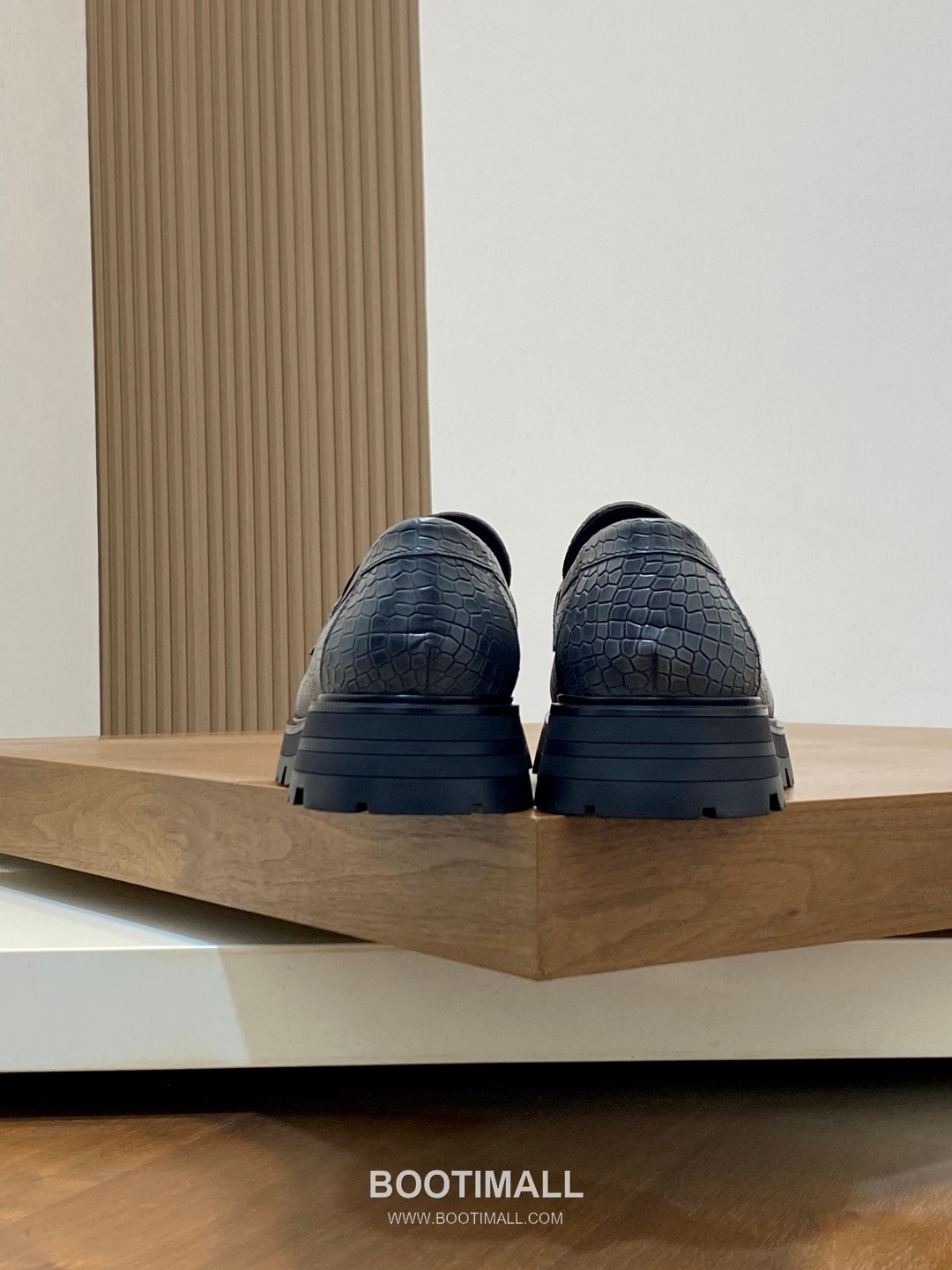 메종마르지엘라 송아지가죽 스테이플디테일 블랙 로퍼 Maison Margiela Calfskin Staple Detail Black Loafers 8