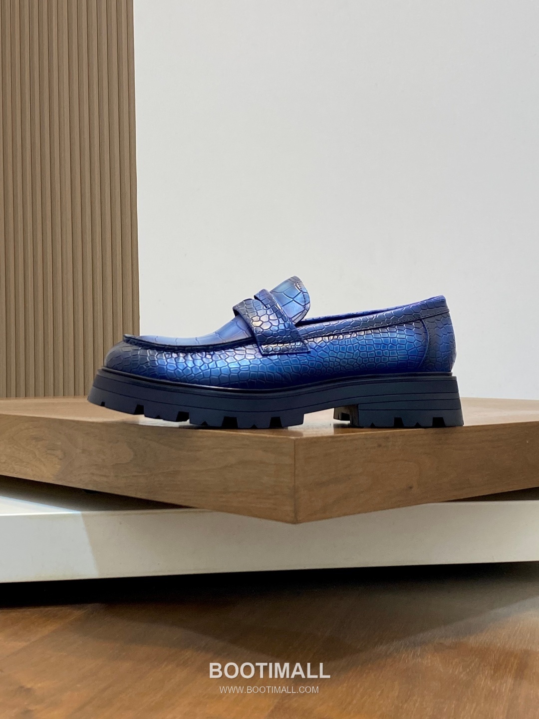 메종마르지엘라 송아지가죽 스테이플디테일 블랙 로퍼 Maison Margiela Calfskin Staple Detail Black Loafers 2