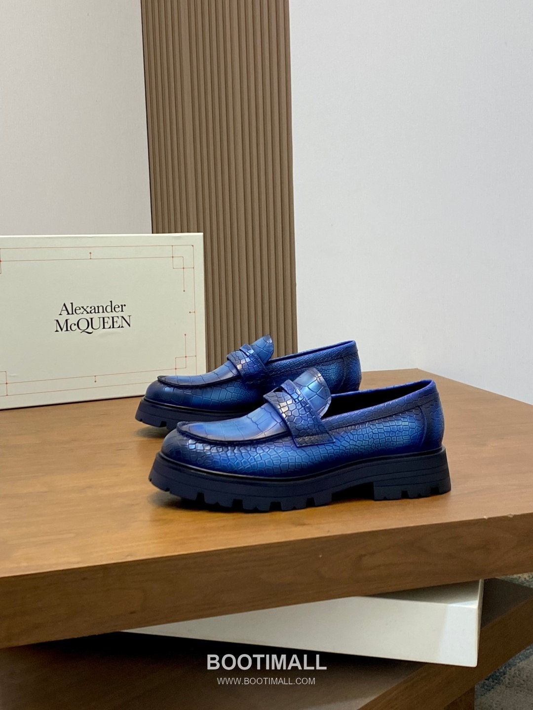 메종마르지엘라 송아지가죽 스테이플디테일 블랙 로퍼 Maison Margiela Calfskin Staple Detail Black Loafers 3