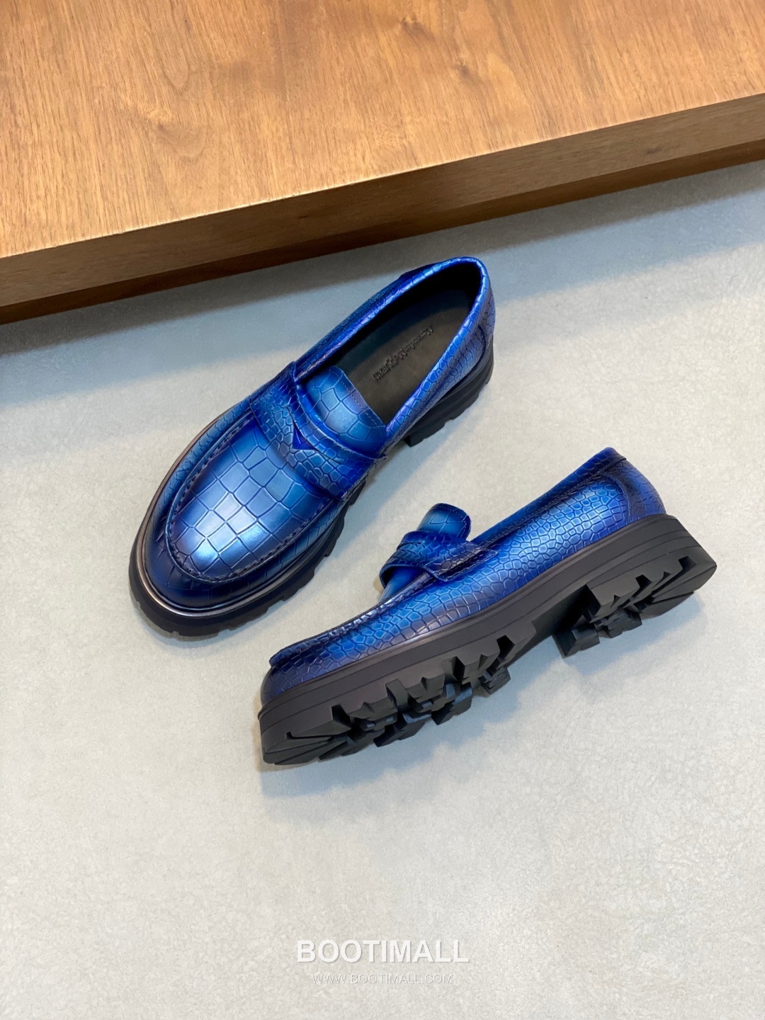 메종마르지엘라 송아지가죽 스테이플디테일 블랙 로퍼 Maison Margiela Calfskin Staple Detail Black Loafers 5