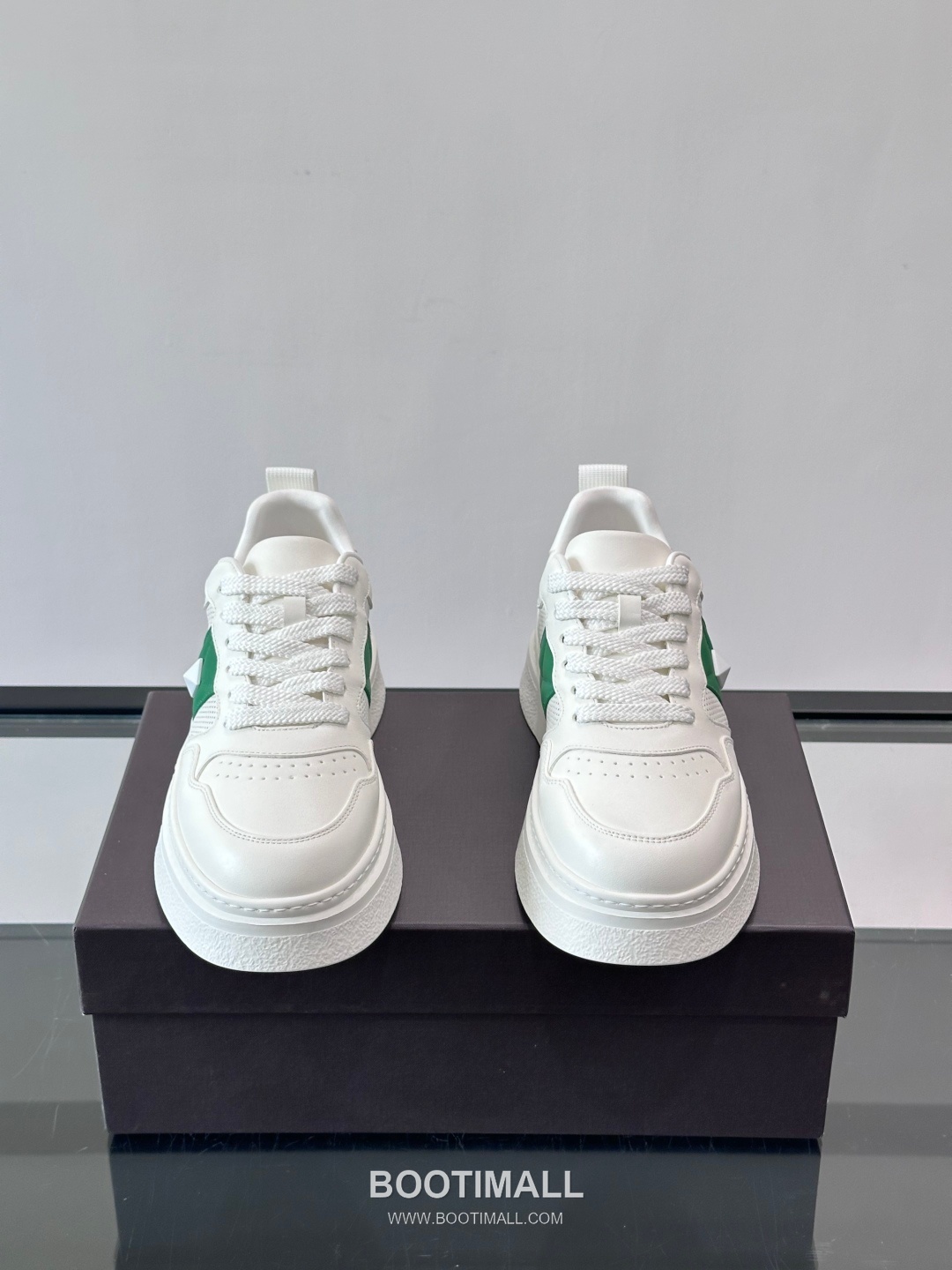 발렌티노 송아지가죽 펀칭디테일 플랫폼 화이트 스니커즈 Valentino Calfskin Perforated Detail Platform White Sneakers 5cm 2