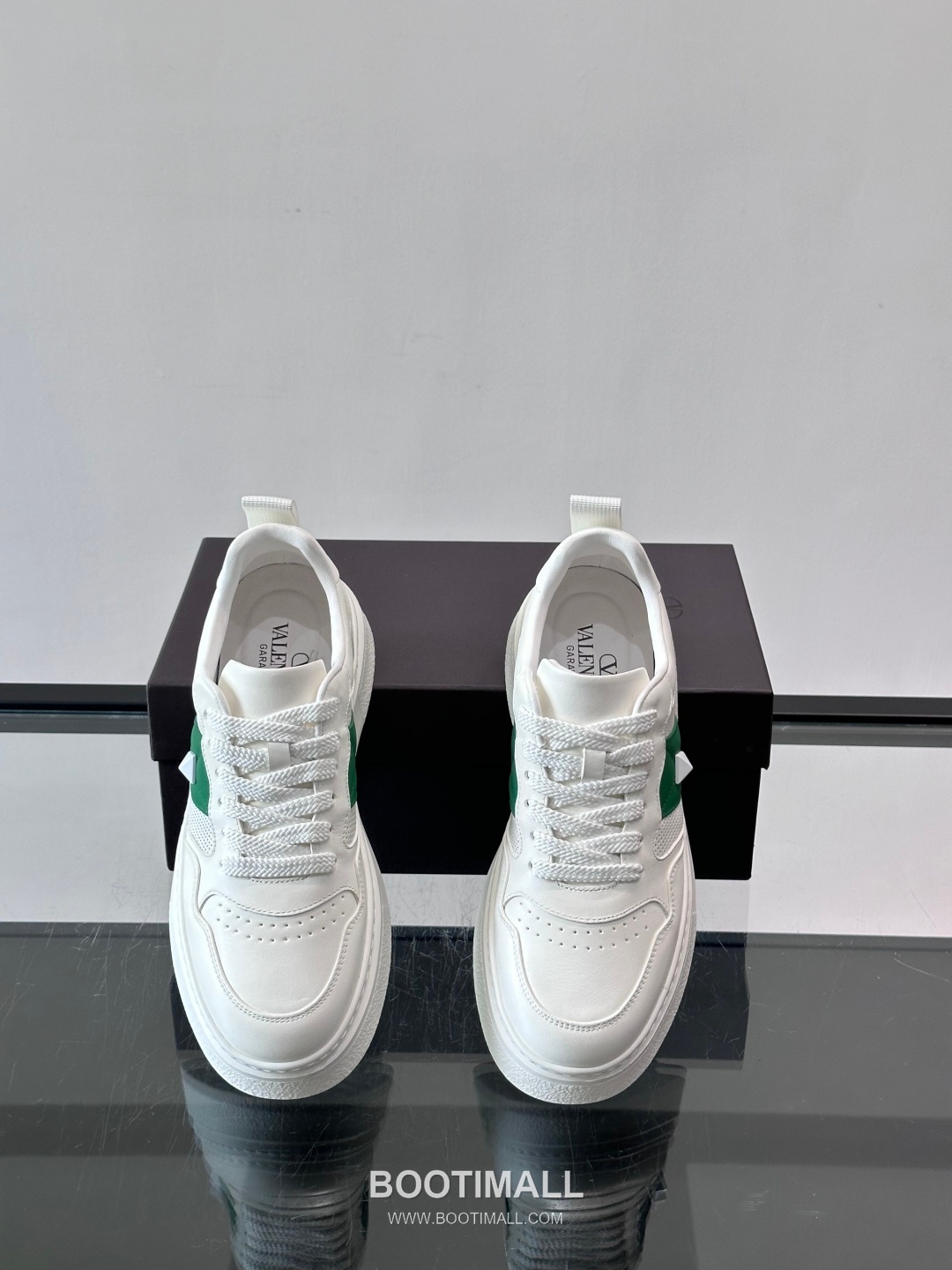 발렌티노 송아지가죽 펀칭디테일 플랫폼 화이트 스니커즈 Valentino Calfskin Perforated Detail Platform White Sneakers 5cm 6