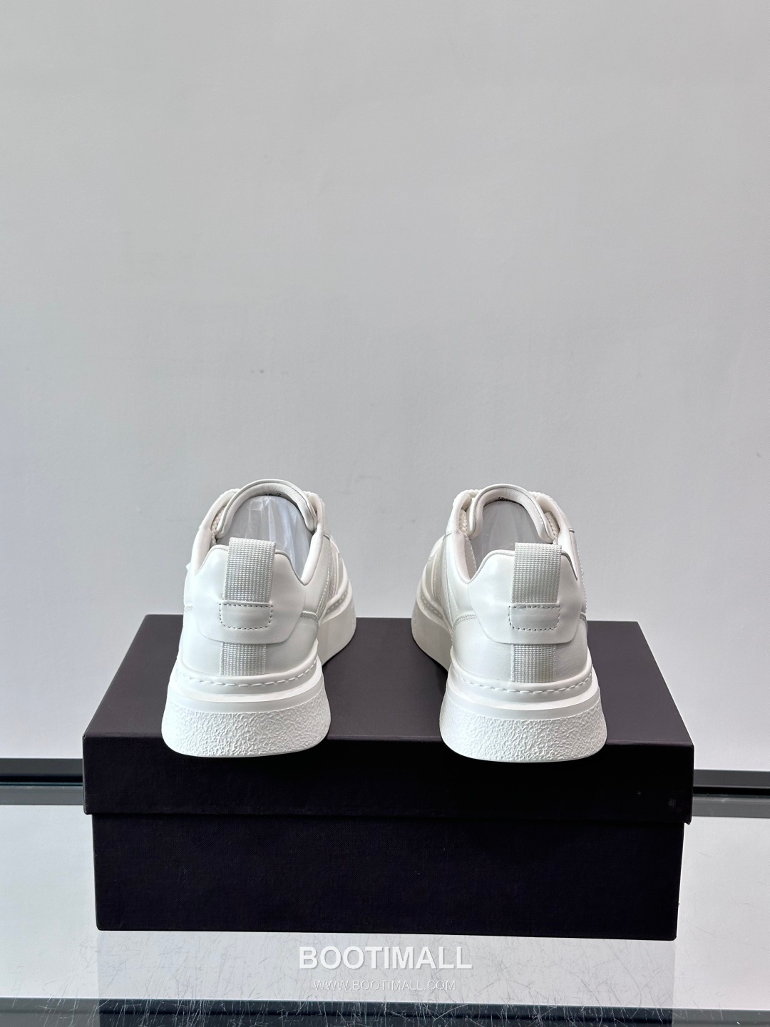 발렌티노 송아지가죽 펀칭디테일 플랫폼 화이트 스니커즈 Valentino Calfskin Perforated Detail Platform White Sneakers 5cm 8