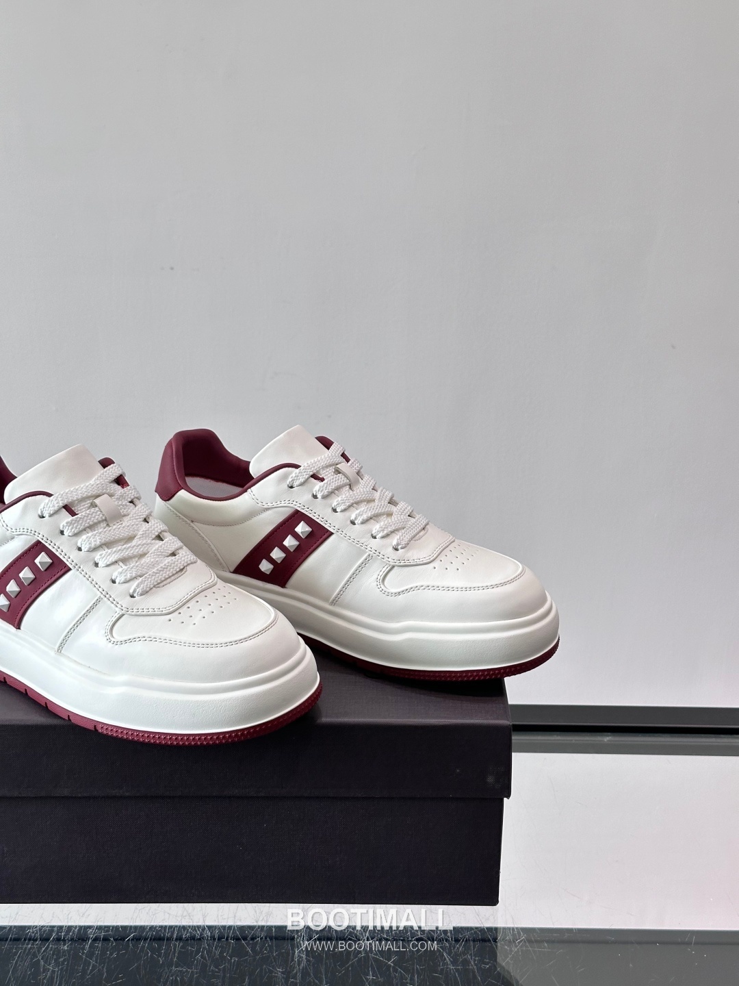 발렌티노 송아지가죽 펀칭디테일 플랫폼 화이트 스니커즈 Valentino Calfskin Perforated Detail Platform White Sneakers 5cm 7