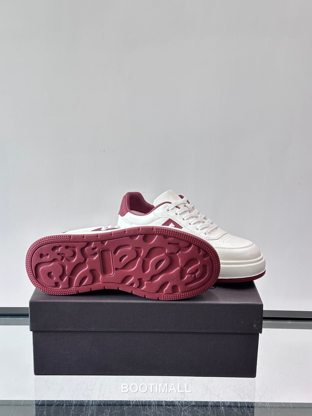 발렌티노 송아지가죽 펀칭디테일 플랫폼 화이트 스니커즈 Valentino Calfskin Perforated Detail Platform White Sneakers 5cm 9