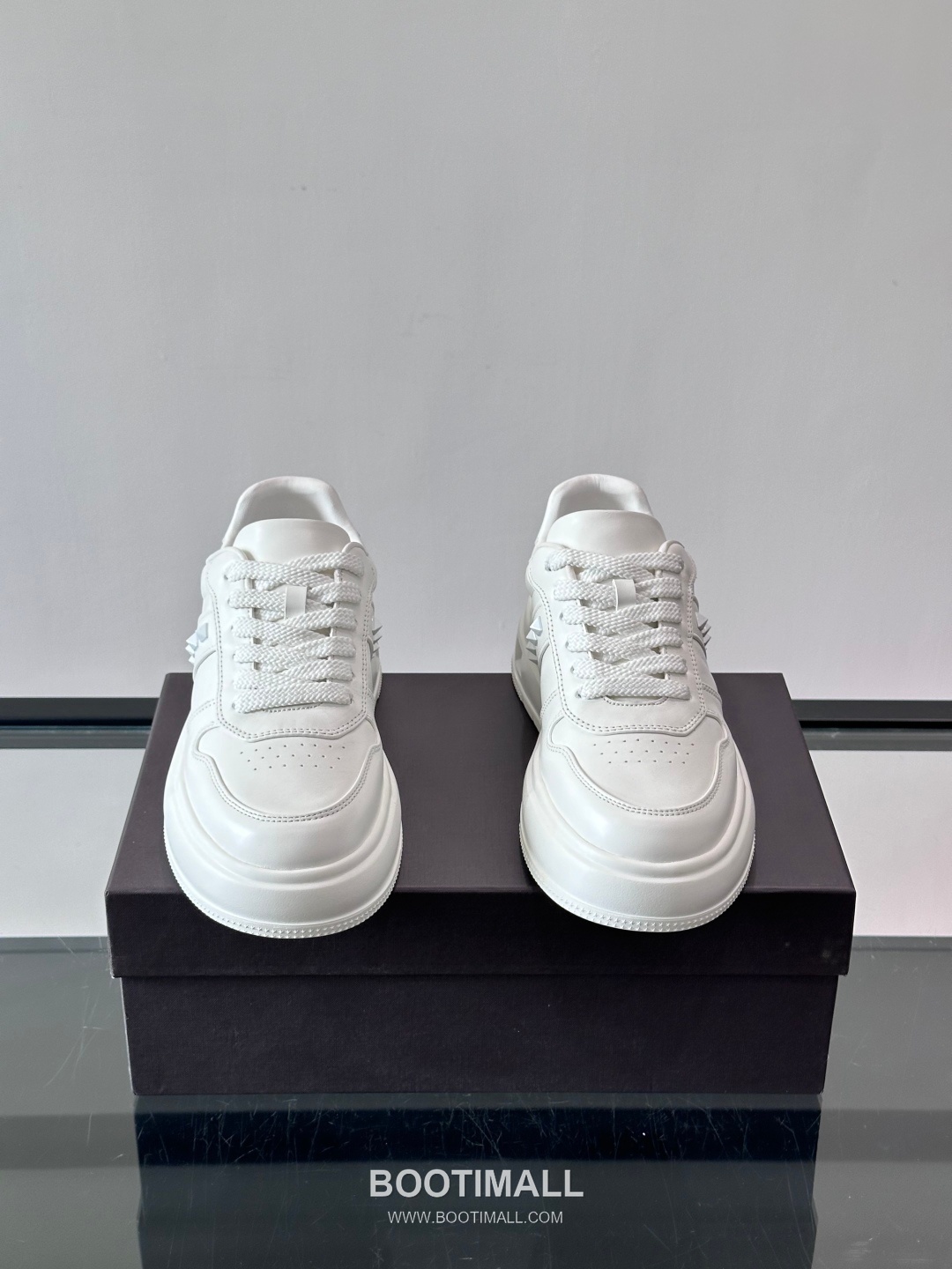 발렌티노 송아지가죽 펀칭디테일 플랫폼 화이트 스니커즈 Valentino Calfskin Perforated Detail Platform White Sneakers 5cm 2