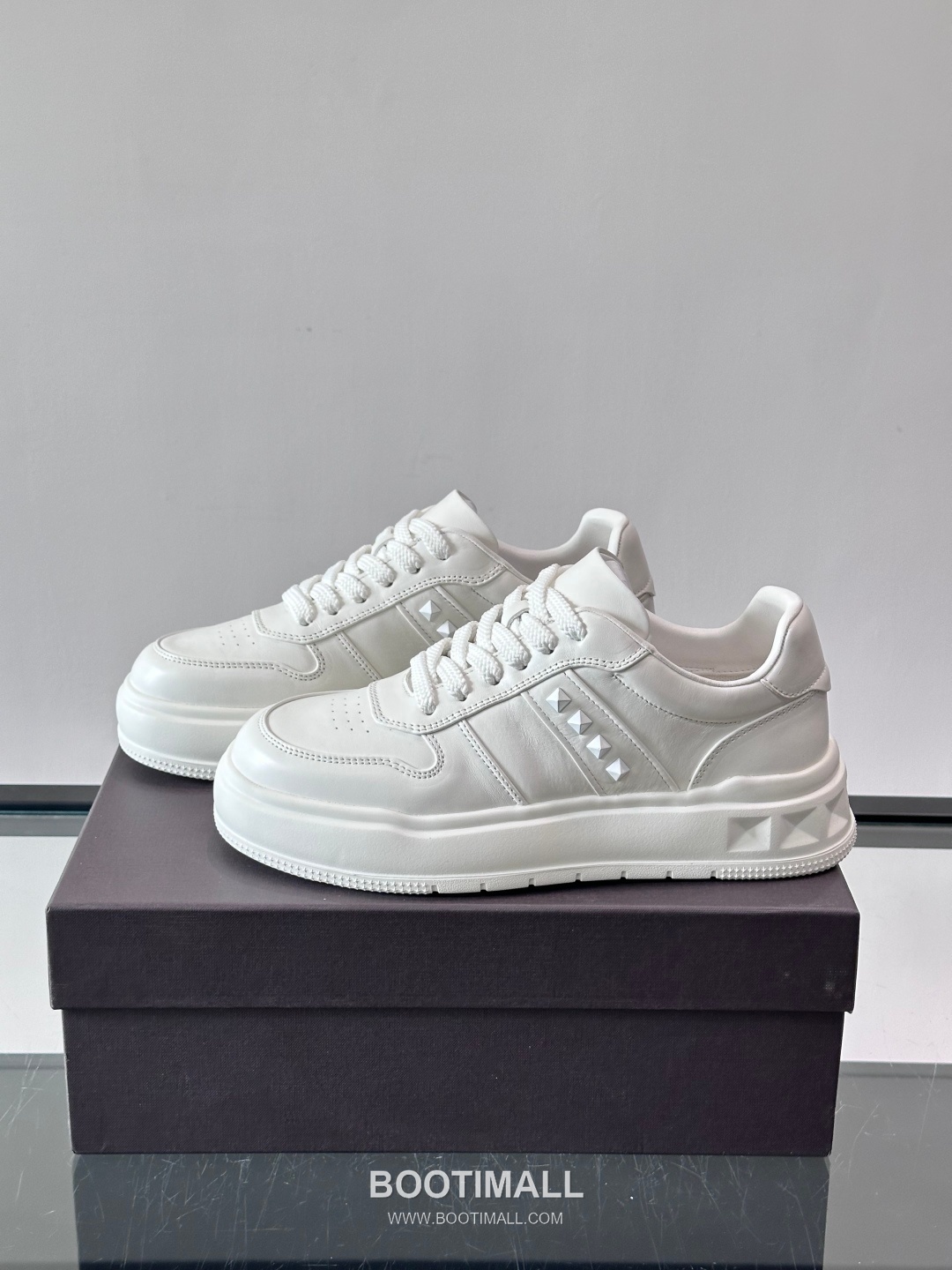 발렌티노 송아지가죽 펀칭디테일 플랫폼 화이트 스니커즈 Valentino Calfskin Perforated Detail Platform White Sneakers 5cm 3