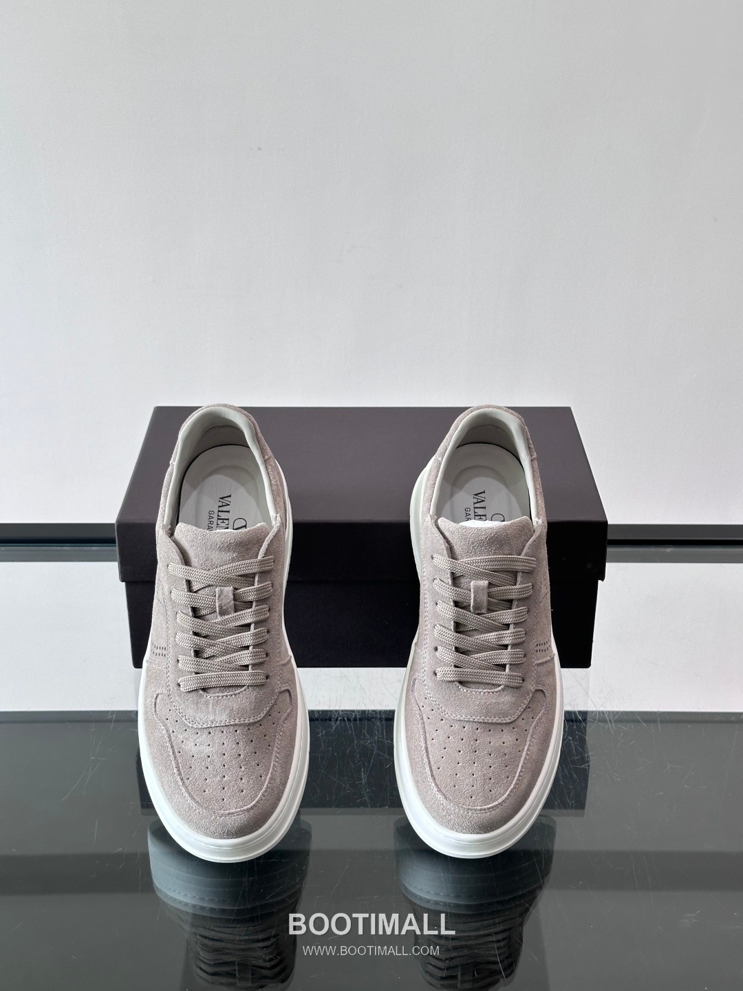 발렌티노 송아지가죽 펀칭디테일 플랫폼 화이트 스니커즈 Valentino Calfskin Perforated Detail Platform White Sneakers 5cm 6