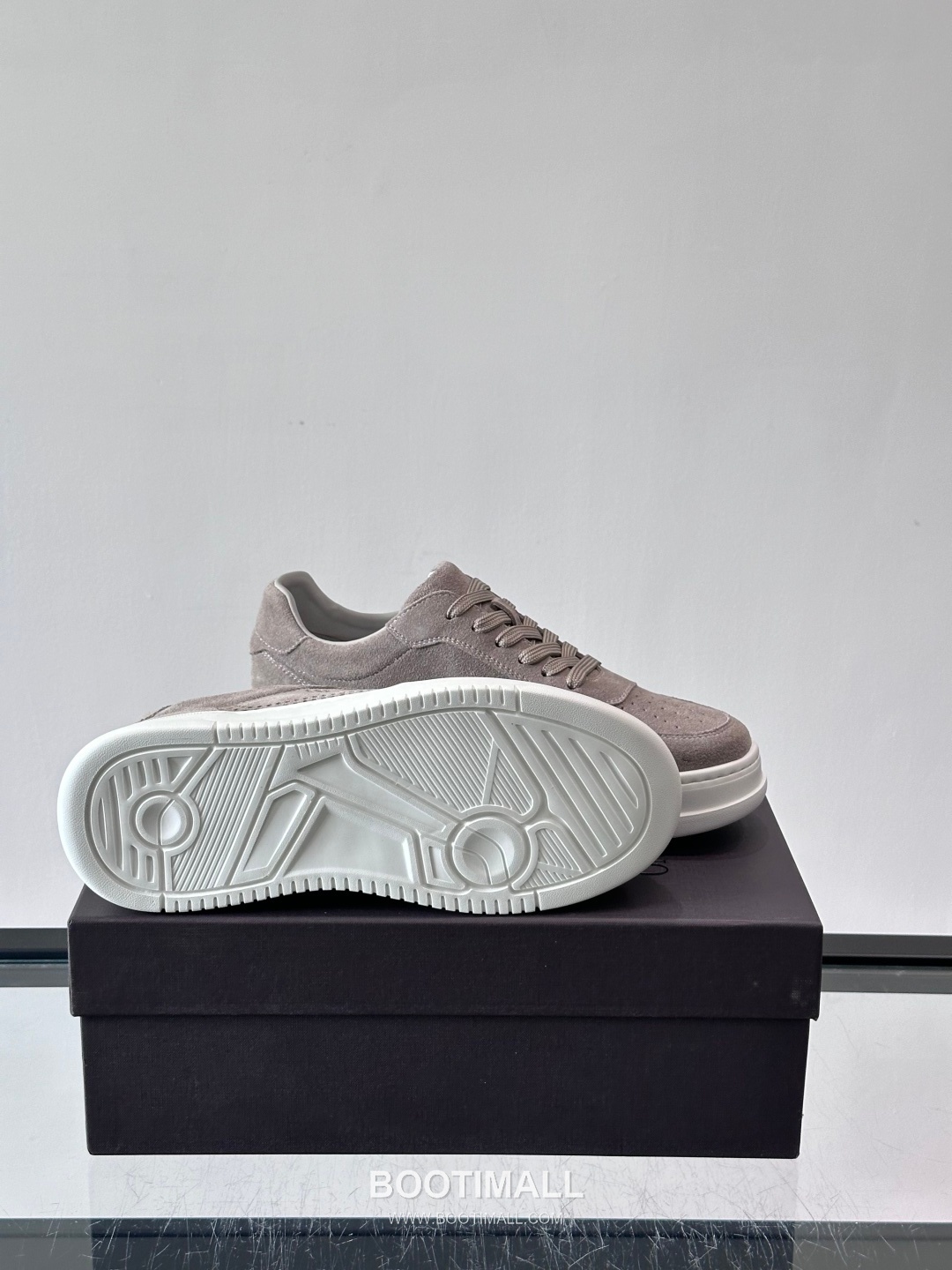 발렌티노 송아지가죽 펀칭디테일 플랫폼 화이트 스니커즈 Valentino Calfskin Perforated Detail Platform White Sneakers 5cm 9