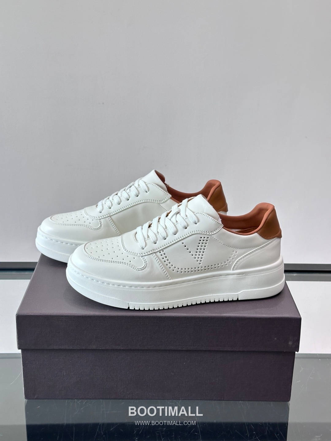 발렌티노 송아지가죽 펀칭디테일 플랫폼 화이트 스니커즈 Valentino Calfskin Perforated Detail Platform White Sneakers 5cm 3