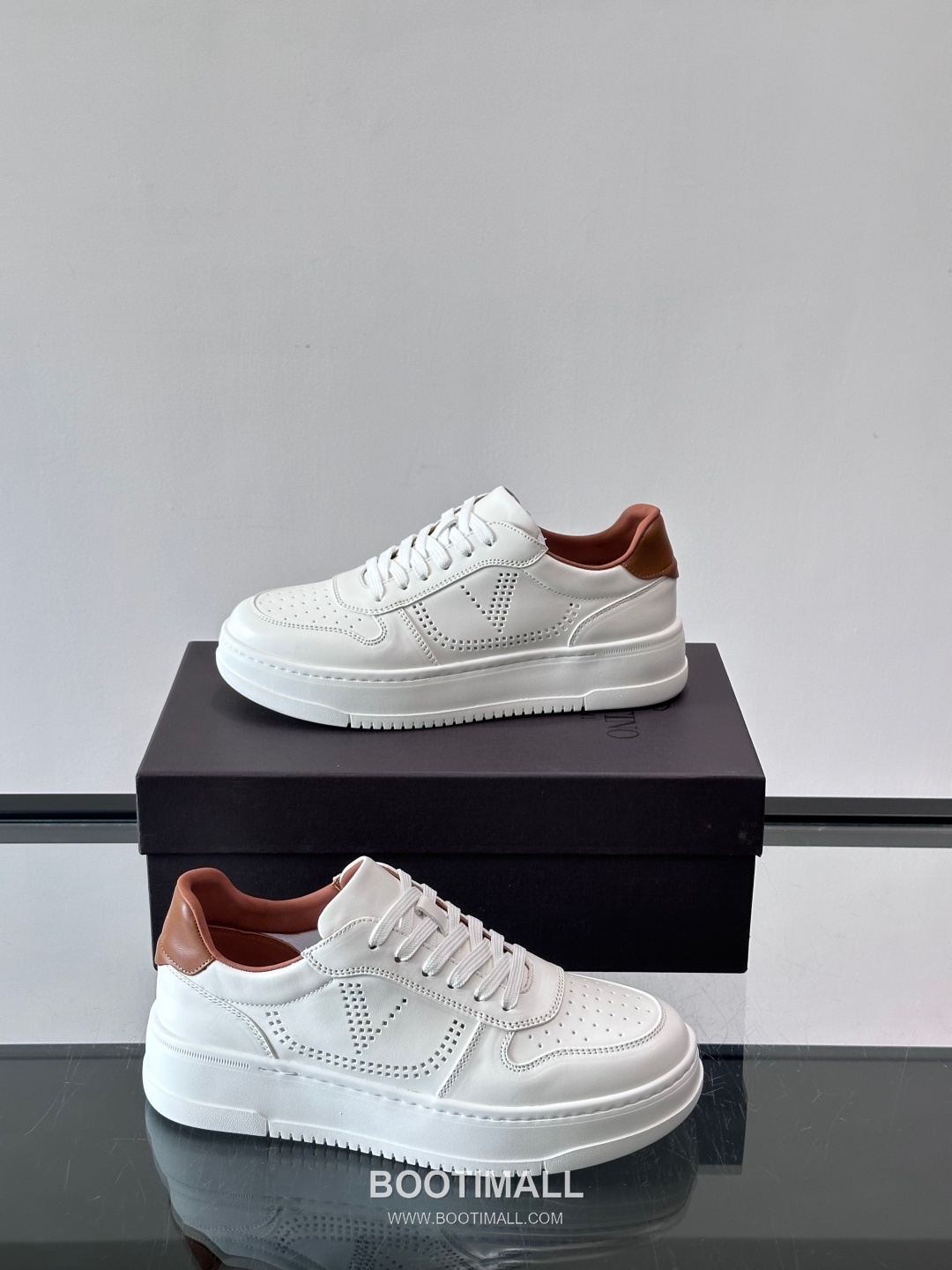발렌티노 송아지가죽 펀칭디테일 플랫폼 화이트 스니커즈 Valentino Calfskin Perforated Detail Platform White Sneakers 5cm 4