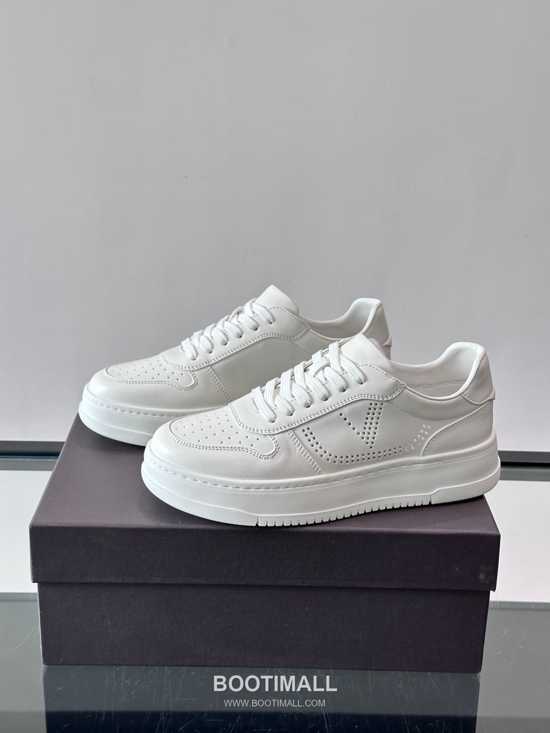 발렌티노 송아지가죽 펀칭디테일 플랫폼 화이트 스니커즈 Valentino Calfskin Perforated Detail Platform White Sneakers 5cm 3