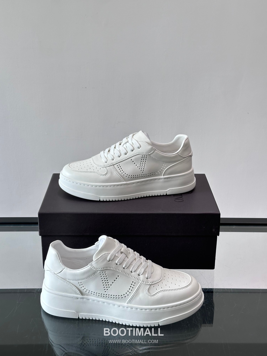 발렌티노 송아지가죽 펀칭디테일 플랫폼 화이트 스니커즈 Valentino Calfskin Perforated Detail Platform White Sneakers 5cm 4