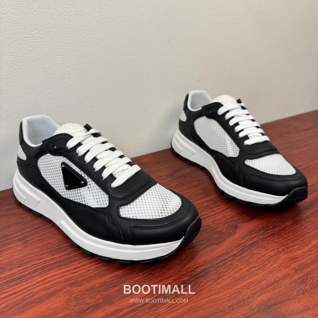 프라다 Prax 스웨이드 Re-Nylon 삼각로고 로우탑 블랙 스니커즈 Prada Prax Suede Re-Nylon Triangle Logo Low-top Black Sneakers 2.5cm 2